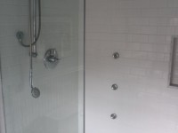 Shared bathroom (4)